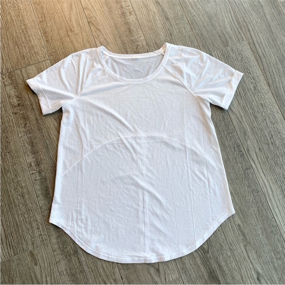 Lululemon t-shirt - Picture 3 of 3